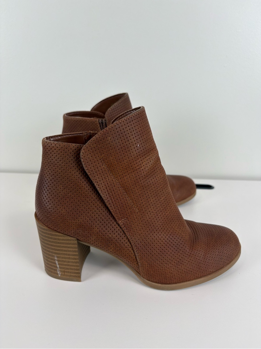 Naturalizer Holt Brown Perforated Ankle Booties Women's Size 7M